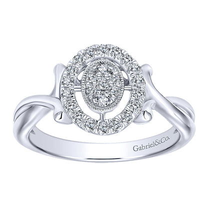 Ladies' Ring 14k White Gold Clustered Diamonds Fashion
