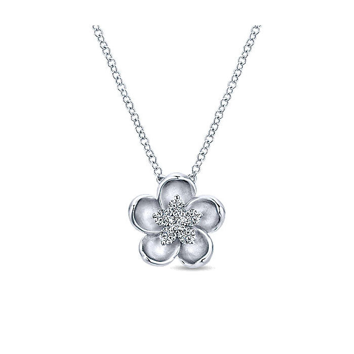 14k White Gold Diamond Fashion Necklace