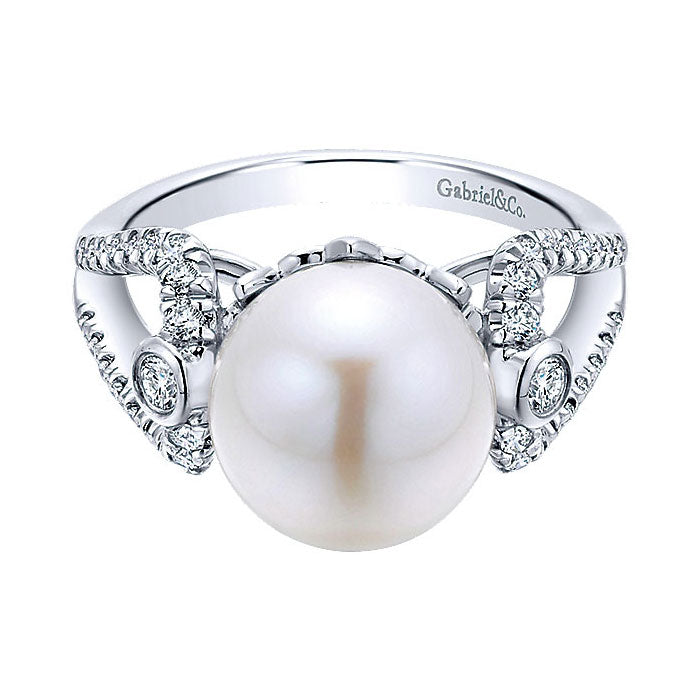 14k White Gold Diamond Pearl Fashion Ladies' Ring