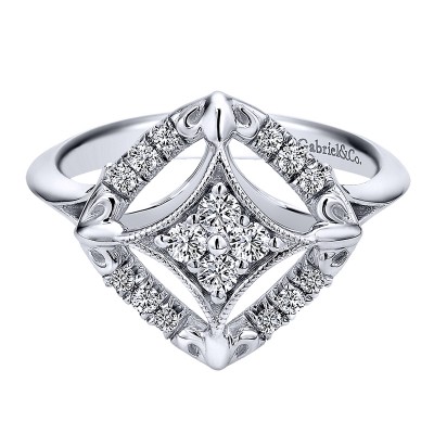 Ladies' Ring 14k White Gold Clustered Diamonds Fashion