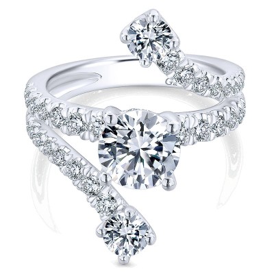 Engagement Ring 18k White Gold Diamond Split Shank