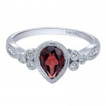 Ladies' Ring 14k White Gold Victorian Fashion